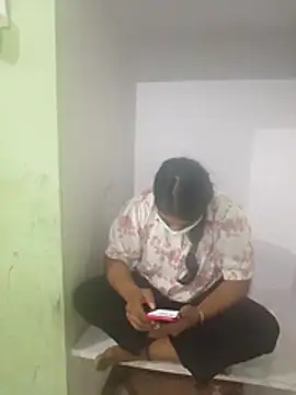 PG girl 12th online show from November 5, 2025, 4:10 pm