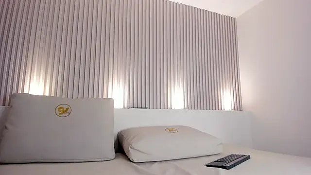 emily hailey online show from October 15, 2025, 8:17 pm