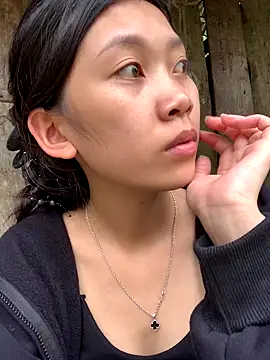 Snapshot of linh-lan1 chatting on October 31, 2025, 12:40 am linh-lan1 online show from October 31, 2025, 12:40 am