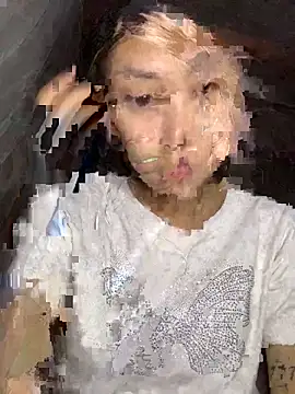 Snapshot of linh-lan1 chatting on October 27, 2025, 11:00 am linh-lan1 online show from October 27, 2025, 11:00 am