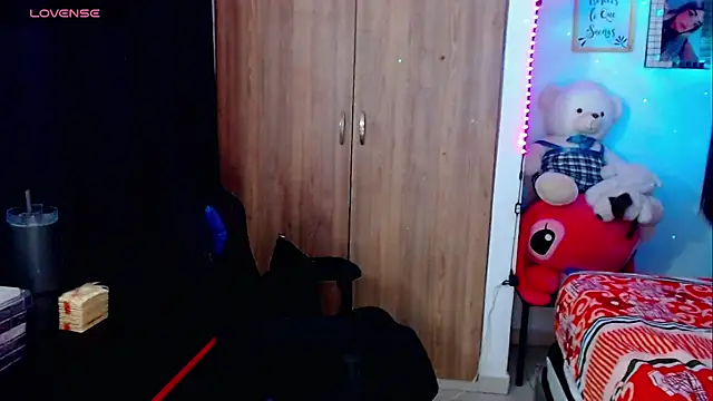 Sofiabigcock22 online show from February 18, 2026, 11:17 am