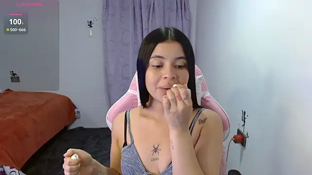 Snapshot of Megan_ve chatting on October 25, 2025, 2:22 am Megan ve online show from October 25, 2025, 2:22 am