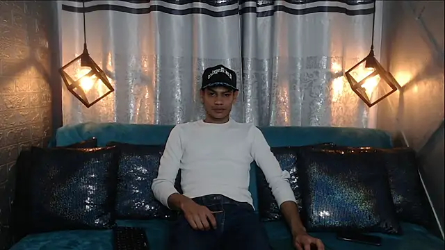 liam sti1 online show from October 18, 2025, 1:29 am