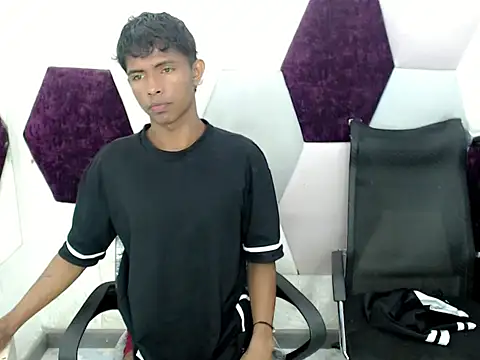 Snapshot of Mick_storm chatting on November 18, 2025, 7:06 pm Mick storm online show from November 18, 2025, 7:06 pm