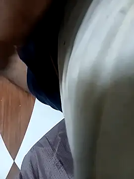 GlossyDare1823 online show from October 17, 2025, 9:05 pm