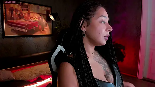 Snapshot of Aisha_Goldstein chatting on November 20, 2025, 6:03 am Aisha Goldstein online show from November 20, 2025, 6:03 am