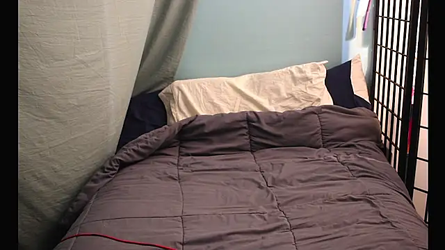 Snapshot of MagicalGirlFrieren chatting on October 30, 2025, 4:37 pm MagicalGirlFrieren online show from October 30, 2025, 4:37 pm