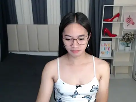 Snapshot of PetiteAsianMarian chatting on October 20, 2025, 9:59 pm PetiteAsianMarian online show from October 20, 2025, 9:59 pm
