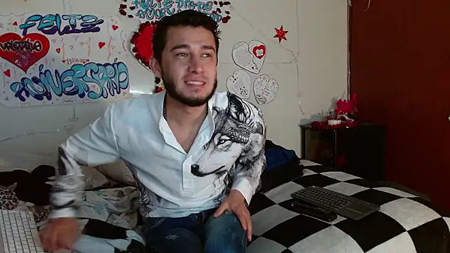 Snapshot of picante70_ chatting on December 16, 2025, 11:03 am picante70 online show from December 16, 2025, 11:03 am