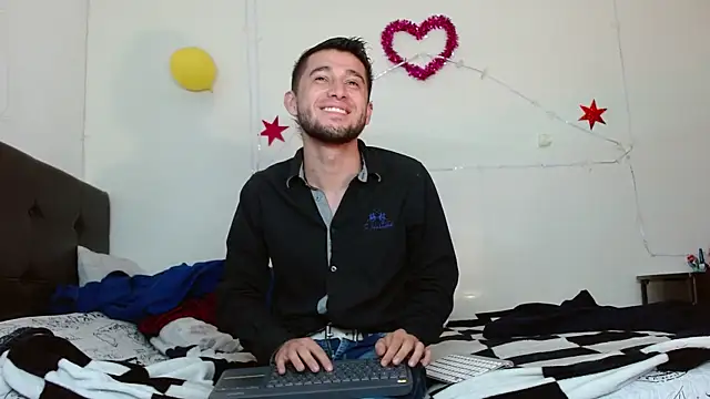 Snapshot of picante70_ chatting on October 21, 2025, 11:09 am picante70 online show from October 21, 2025, 11:09 am