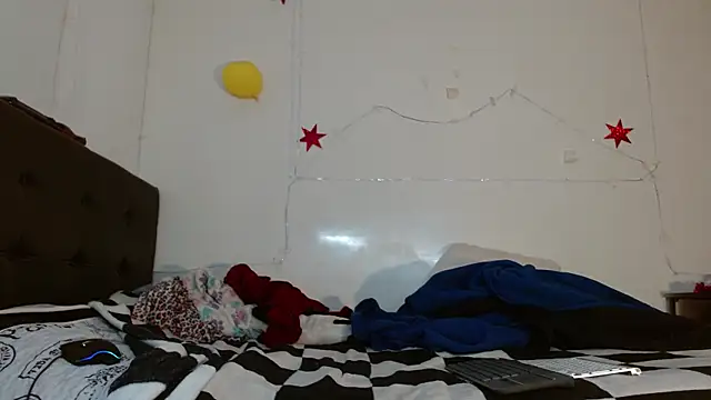 Snapshot of picante70_ chatting on November 25, 2025, 10:48 am picante70 online show from November 25, 2025, 10:48 am