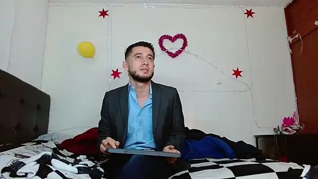 Snapshot of picante70_ chatting on November 1, 2025, 10:42 am picante70 online show from November 1, 2025, 10:42 am