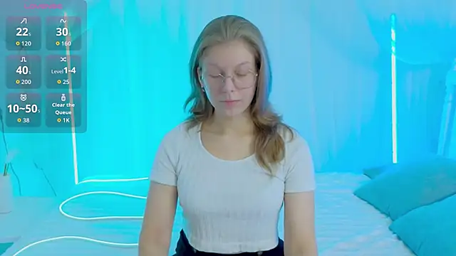 Snapshot of Angelie__Eyes chatting on October 18, 2025, 2:08 pm Angelie  Eyes online show from October 18, 2025, 2:08 pm