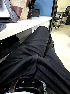 Snapshot of crawlerdrill chatting on November 3, 2025, 12:42 pm crawlerdrill online show from November 3, 2025, 12:42 pm