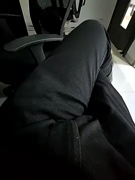 Snapshot of crawlerdrill chatting on November 6, 2025, 11:58 am crawlerdrill online show from November 6, 2025, 11:58 am