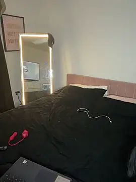 YourFavorite Daiisy online show from October 15, 2025, 1:19 pm