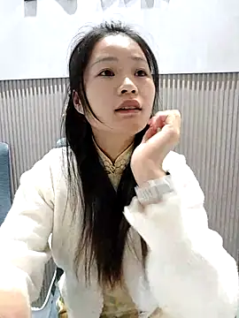 Snapshot of zrr32 chatting on October 12, 2025, 10:27 am zrr32 online show from October 12, 2025, 10:27 am