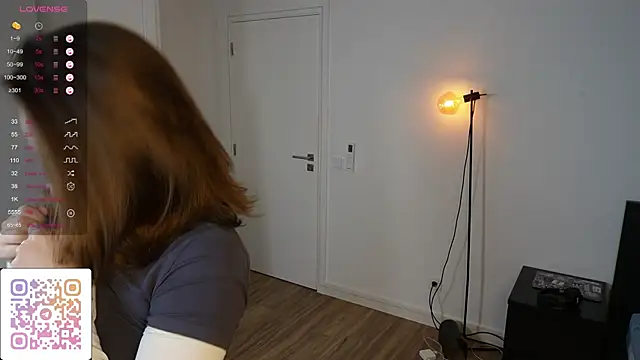 Snapshot of NeonyMuse chatting on November 26, 2025, 10:26 am NeonyMuse online show from November 26, 2025, 10:26 am