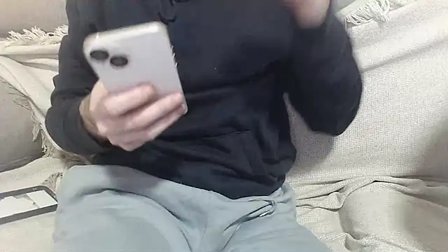 ZorroRomeo online show from January 16, 2026, 10:25 pm