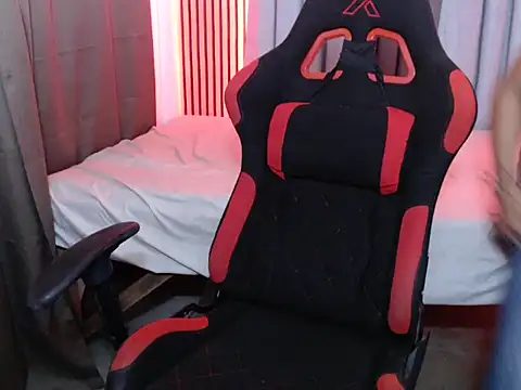 Snapshot of kettie_ chatting on November 30, 2025, 10:16 am kettie online show from November 30, 2025, 10:16 am