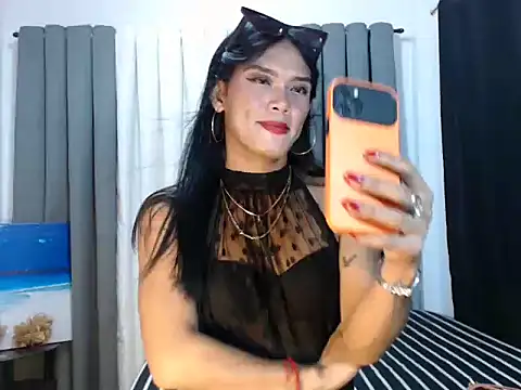 Snapshot of kettie_ chatting on October 31, 2025, 1:30 pm kettie online show from October 31, 2025, 1:30 pm