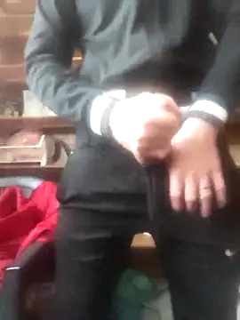 szabi1995 online show from December 4, 2025, 10:47 am