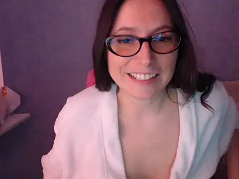 LuckyLisa23 online show from May 7, 2026, 9:51 pm