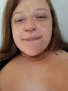 casal4i20leoemi online show from October 14, 2025, 3:01 pm