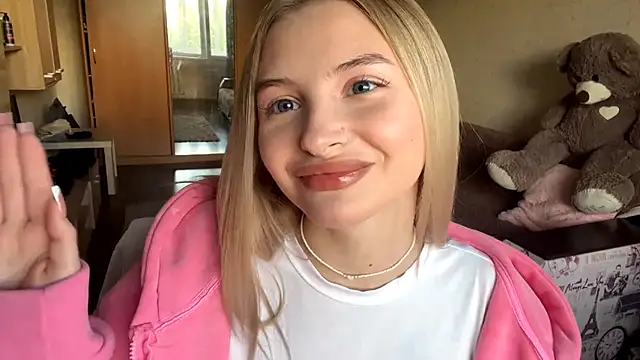 Snapshot of VictoriaMystery chatting on October 25, 2025, 12:17 pm VictoriaMystery online show from October 25, 2025, 12:17 pm