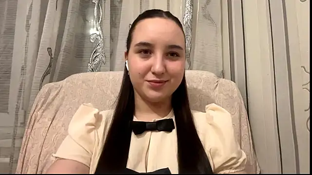 DaisyMolly online show from November 28, 2025, 10:10 pm