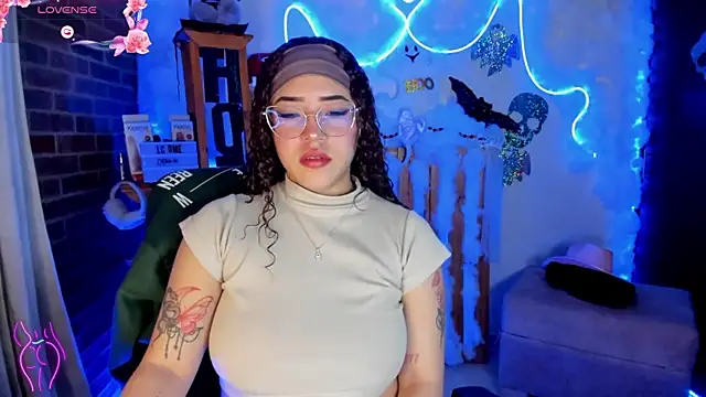 Lizz martins online show from October 22, 2025, 1:38 am