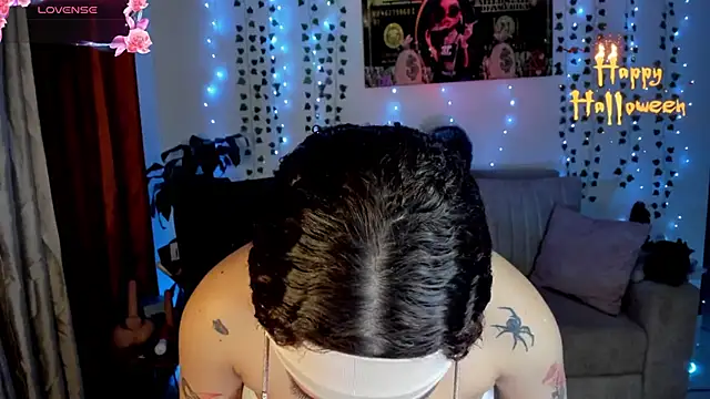 Lizz martins online show from November 4, 2025, 2:04 am