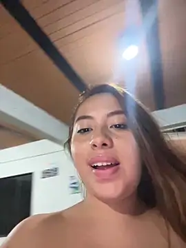 Snapshot of Emily_Joee chatting on November 13, 2025, 4:16 am Emily Joee online show from November 13, 2025, 4:16 am