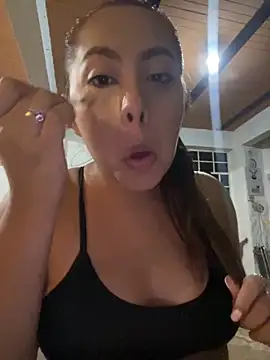 Snapshot of Emily_Joee chatting on November 18, 2025, 12:26 am Emily Joee online show from November 18, 2025, 12:26 am