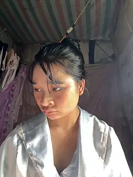 Snapshot of Linh-xxx chatting on October 13, 2025, 6:59 am Linh-xxx online show from October 13, 2025, 6:59 am