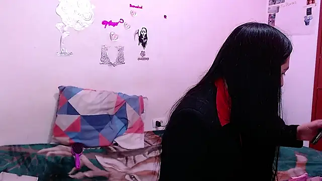 Isis Robert online show from November 29, 2025, 2:12 am