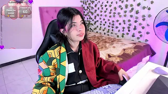 Snapshot of selina_lovers_ chatting on October 29, 2025, 2:54 am selina lovers online show from October 29, 2025, 2:54 am