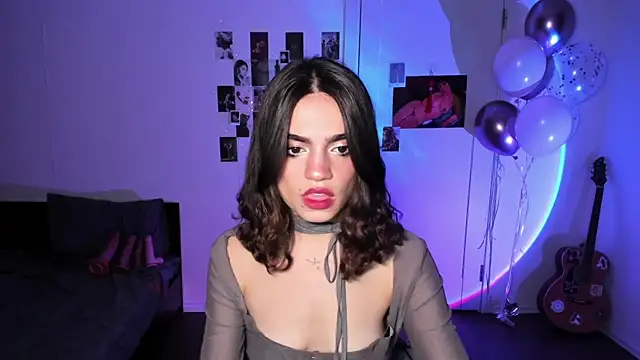 Snapshot of nightfloatt chatting on October 22, 2025, 1:43 pm nightfloatt online show from October 22, 2025, 1:43 pm