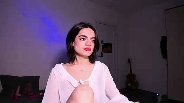 Snapshot of nightfloatt chatting on December 17, 2025, 1:05 pm nightfloatt online show from December 17, 2025, 1:05 pm