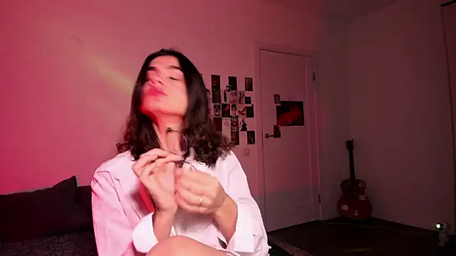 Snapshot of nightfloatt chatting on November 28, 2025, 12:38 pm nightfloatt online show from November 28, 2025, 12:38 pm