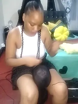 CaramelBoootie online show from November 26, 2025, 5:13 pm