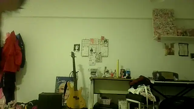 Snapshot of miapink33 chatting on December 15, 2025, 11:53 pm miapink33 online show from December 15, 2025, 11:53 pm