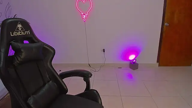 merida 06 online show from November 7, 2025, 3:11 am