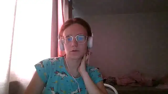 Snapshot of LuckySLove chatting on July 9, 2026, 5:01 pm LuckySLove online show from July 9, 2026, 5:01 pm
