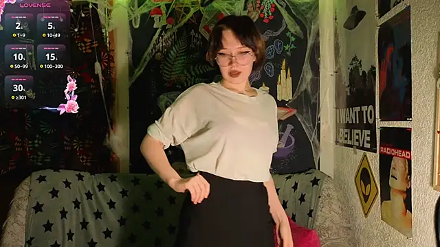 ReincarnatedAngel online show from November 28, 2025, 9:48 pm