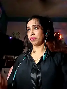 Snapshot of Darling_Annie chatting on October 22, 2025, 6:40 pm Darling Annie online show from October 22, 2025, 6:40 pm