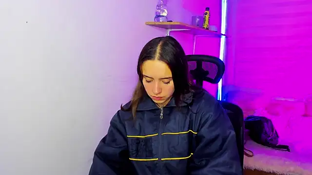 Snapshot of Emily_Lindey chatting on November 21, 2025, 3:27 am Emily Lindey online show from November 21, 2025, 3:27 am