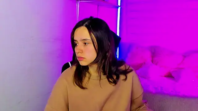 Snapshot of Emily_Lindey chatting on November 28, 2025, 3:28 am Emily Lindey online show from November 28, 2025, 3:28 am