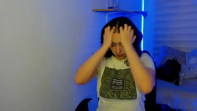 Snapshot of Emily_Lindey chatting on November 8, 2025, 3:32 am Emily Lindey online show from November 8, 2025, 3:32 am