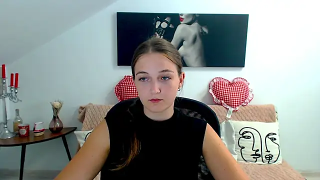 Snapshot of AnneWilsonn chatting on July 7, 2026, 7:09 am AnneWilsonn online show from July 7, 2026, 7:09 am